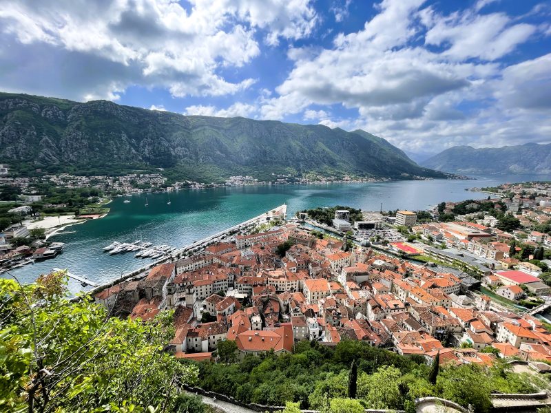 モンテネグロの町コトル