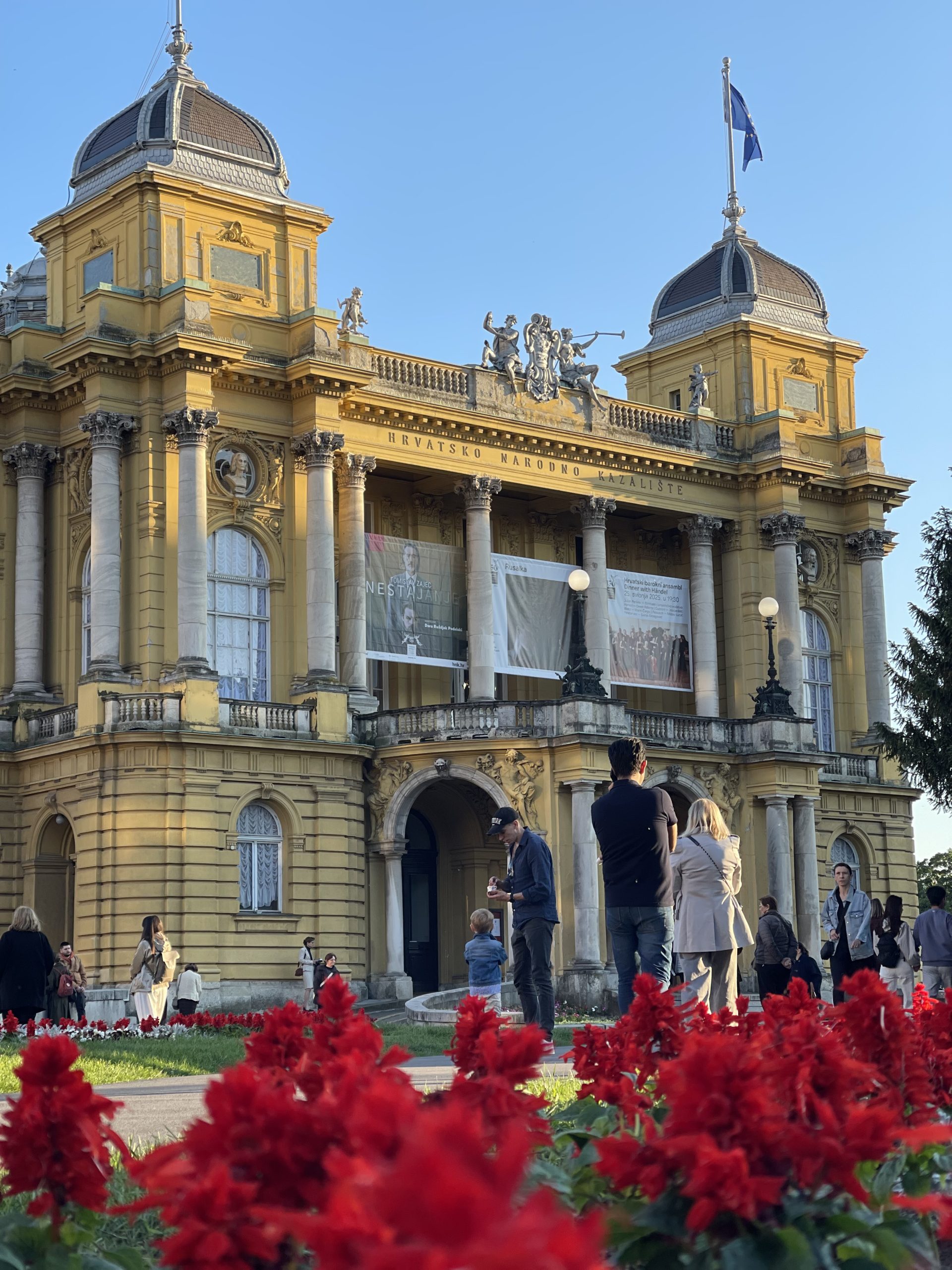 クロアチアの首都ザグレブの国立劇場